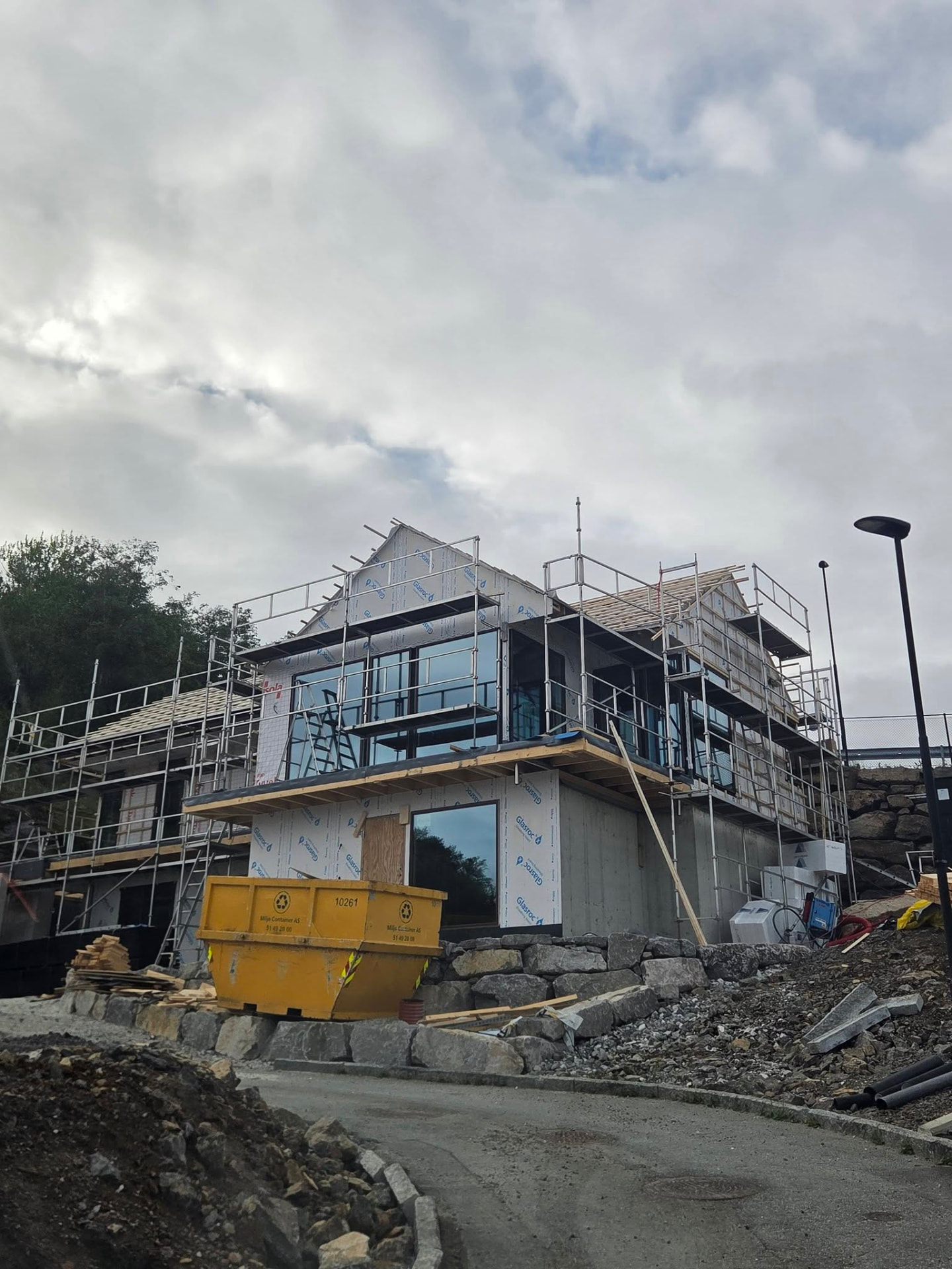 Hus under oppføring på byggeplass i Egersund
